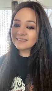 Eve Gonzalez's Instagram, Twitter & Facebook