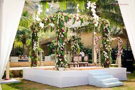 Outdoor decorations from touch of class make great additions to the entryway, patio or garden. 7 Mandap Decor Designs Based On The Foliage Greenery Trend The Urban Guide