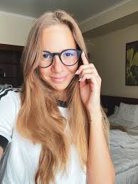 She is the world champion ( 2019 gwangju ) in 200 m butterfly and a bronze medalist at the olympic games ( 2016 rio de janeiro ) in 800 m freestyle. Kapas Boglarka Facebook