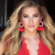 Gabrielle Little's Instagram, Twitter & Facebook