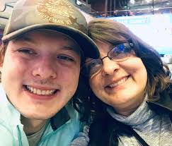 Mindy Jeffries's Instagram, Twitter & Facebook