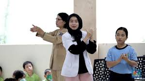 Banyak sekolah tinggi ekonomi hanya mengajarkan teori dan hanya sedikit praktik.hal tersebut berbeda dengan prasmul, yang malah mungkin ini sekian cerita dari diriku yang bisa kubagikan. Viral Masuk Sekolah Dki 13 Juli Ini Fakta Sebenarnya