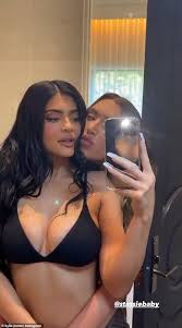 Aug 01, 2021 · kylie jenner's followers ripped the makeup mogul for using an instagram filter while promoting her new cosmetics line. Freedomroo Kylie Jenner Puts On A Busty Display In Cozy Instagram Video With Bff Stassie Karanikolaou Australiannewsreview