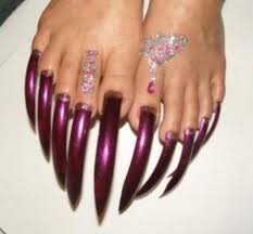 Soñar con uñas significado e interpretación: 12 Fotos De Las Peores Unas De Los Pies En El Mundo La Cuarta Es Realmente Horrible Como Es Posible Espanolbuzz Unas Largas Pies Disenos De Unas Unas