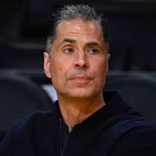 How would Claxton fit with the Los Angeles Lakers?