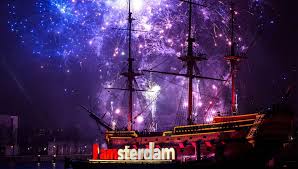 Nos autres agences parisiennes ainsi que celles en province restent fermées pour l'instant mais nos conseillers continuent de se tenir à votre disposition par mail. Ou Feter Le Nouvel An 2018 En Europe Mon Carnet Voyage Travel Planner Amsterdam Pays Bas Nouvel An Amsterdam Fete