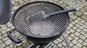 How to clean a stainless steel grill grate. How To Clean Grill Grates Like A Pro In Detail Guide Expert Tips Upd 2021