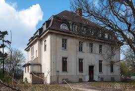 Nutze jetzt die einfache immobiliensuche! Historische Villa In Schwerin Weinbergstrasse Realportico