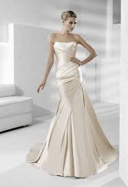 Sleek Strapless Silk Wedding Dress In Champagne Strapless Wedding Dress Mermaid La Sposa Wedding Dresses Wedding Dresses Lace