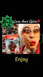 Merry Christmas from Aunt Sylvia💋, #merrychristmas #auntsylvianyc  #dragqueens #christmascandy #wrappingpresents