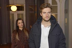 The programme concerns the lives of a fictional neighborhood in germany's capital city berlin. Gzsz Star Jorn Schlonvoigt Abschied Von Philip Hofer Gzsz Gzsz Stars Jorn Schlonvoigt