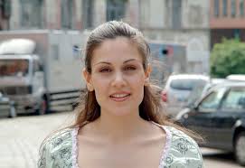 Beim gemeinsamen fischbrötchenessen gehen sie noch mal die. Friesland Asche Zu Asche Film 2018 Trailer Kritik Kino De