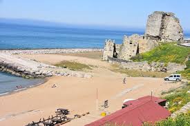 The naturally sheltered harbour here is safe even in the roughest winter. Sinop Ta Denize Giren Almanya Vatandasi Aileye Polis Engeli Ntv