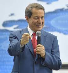 Soares (muniz freire, 6 de dezembro de 1947), é um missionário e televangelista brasileiro, fundador da igreja internacional da graça de deus. Amht4h7wxkcyfm