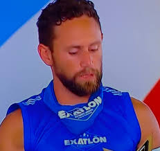 Nuevamente se pintó de azul. la FORTALEZA que gran error de los rojos  jajajajajjj