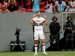 São paulo não vai fazer loucuras por calleri Calleri No Sao Paulo Clube Faz Proposta Pelo Atacante