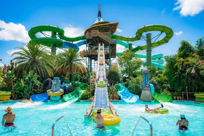 Taniwha Tubes à Volcano Bay