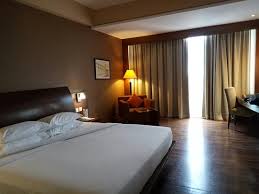 Situated in bandung, this hotel is within 1 mi (2 km) of gedung sate and jalan cihampelas. Honeymoon Suite With In Room Jacuzzi Gambar The Luxton Bandung Tripadvisor