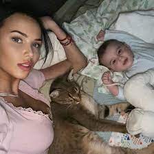 Также анастасия пробует собственные таланты. Anastasiya Reshetova Priznalas Chto Syn Poet Po Nocham