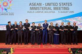 Mengingat indonesia menempatkan asean sebagai lingkungan utama dari politik luar negerinya, indonesia telah memainkan peran penting dalam perkembangan asean. 10 Peran Indonesia Dalam Asean Beserta Penjelasannya