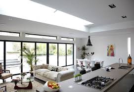 Untuk dekorasi, penempatan furnitur terlihat lebih tegas, polos, dan tidak ada ukiran/ pahatan. Rumah Mungil Tampak Luas Inilah 4 Cara Menata Dan Membagi Ruang Tanpa Sekat Semua Halaman Idea