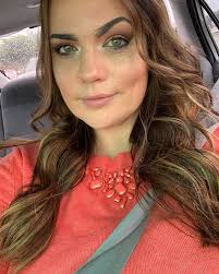 Caitlin Flora's Instagram, Twitter & Facebook