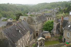 Moncontour Vue Haute Pbvf Jpg Beaux Villages Touriste Bretagne