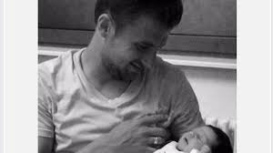 FC Augsburg: Daniel Baier ist zum zweiten Mal Papa geworden