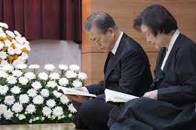 Marriage customs and funerals (they were not allowed to use the community funeral cart which were usually found in each. N Korea 039 S Kim Sends Moon Condolences For Mother 039 S Death Saudi Gazette