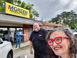 A little bit of Saturday sunshine, Morgan Wallen and the top back