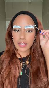 Lightening Eyebrows with Bleach at Home