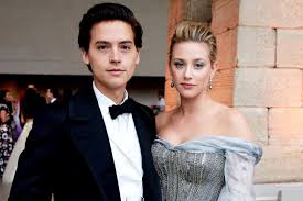 Instagram is my only social media. Cole Sprouse Lili Reinhart Das Ist Der Grund Fur Ihre Trennung Gala De