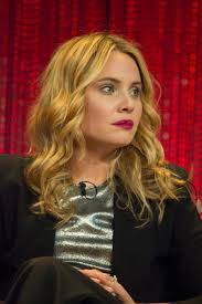Leah Pipes - Free pics, galleries & more at Babepedia