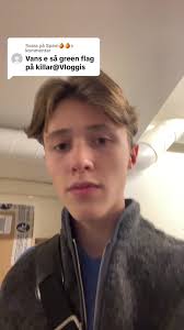 Svarar @Spam🍊🍊 Väns är för gulligt 😍 Pusha 200k! #melkhher