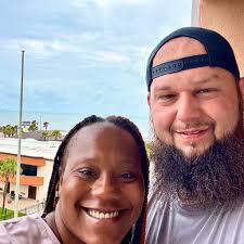 How much refrigerant does a 2020 Peterbilt Paccar DayCab No Sleeper hold?