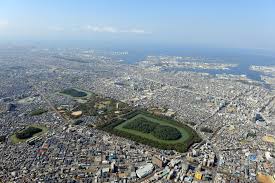 Emperors have no real power, but they are still respected as a symbol of the country's traditions and unity. Geschichte Kids Web Japan Web Japan