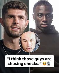 Raul Jimenez after equalizing for Mexico against the USMNT 🙏