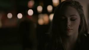 Hope Mikaelson Mata a Golpes a Alaric Saltzman (Legacies:T.4/E.5: Latino)