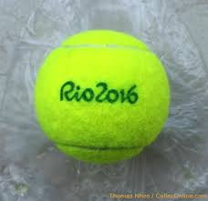 Dès la première édition des jeux olympiques de l'ère moderne à athènes en 1896, le tennis masculin fait partie des sports olympiques. Balle De Tennis Jeux Olympiques Rio 2016 Demi Finale Sport Olympism