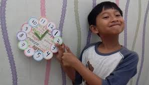 Gambar mewarnai tersebut meliputi mewarnai gambar pemandangan, alam semesta, alat berat. Siswa Sd Muhammadiyah 4 Batu Berkarya Jam Dinding Belajar Selisih Waktu Antar Wilayah Tabloid Mata Hati