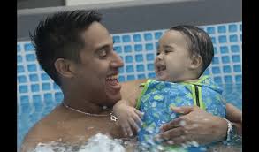 Aprovecha y regálale a papá una caricatura en su día especial!