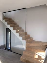 Protection Escalier Bois Etude Et Fabrication Garde Corps En Verre Pour Protection Stairs Design Modern Staircase Design Stairs Design