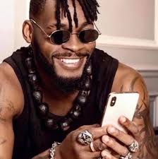 TRAVAIL des filles du nom de Charlotte Grâce Lyne Dora Carine Aïcha  Douceline Patricia Mauricette Complétez la liste des emporteuses