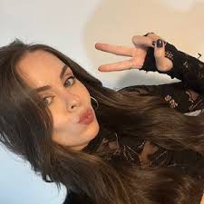 Camila Celis (@celis_camila)