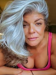 Repost @amy.mitchum ... Good hair days should be recorded. #lifeafter50  #silversisters #aginggracefully #letsbereal