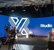 How to Showcase a Live Broadcast on an LED Screen Background ...