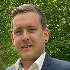 Daniel Pilzecker's Instagram, Twitter & Facebook