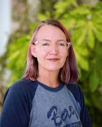 Emily Bay's Instagram, Twitter & Facebook