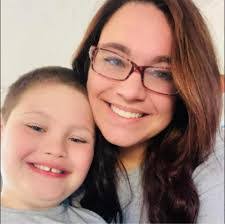 Donna Laque's Instagram, Twitter & Facebook