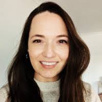 Robyn Palmer's Instagram, Twitter & Facebook